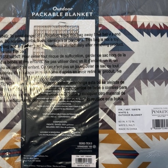 Pendleton Outdoor Blanket - Picture 8 of 8